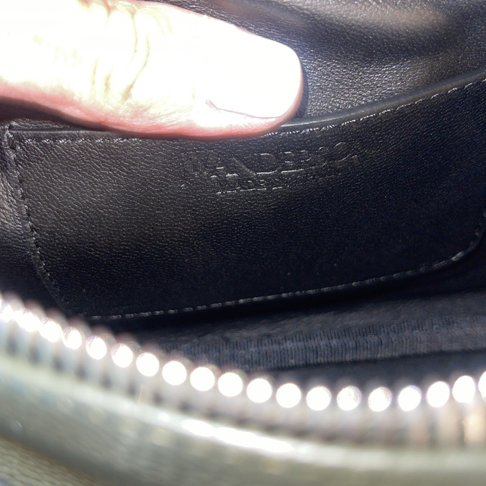 SOLD!!!!! NWT JW ANDERSON THE BUMPER BAG IN DARK OLIVE. - Picture 9 of 13